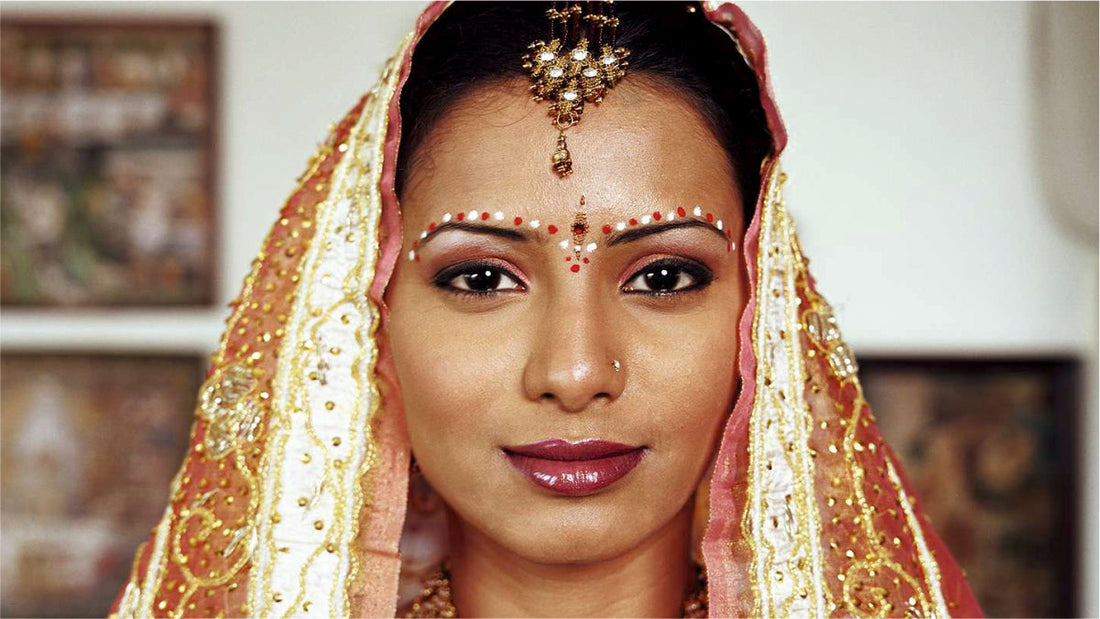 The Cultural Meaning of Bindis – Tradition Meets Modern Expression